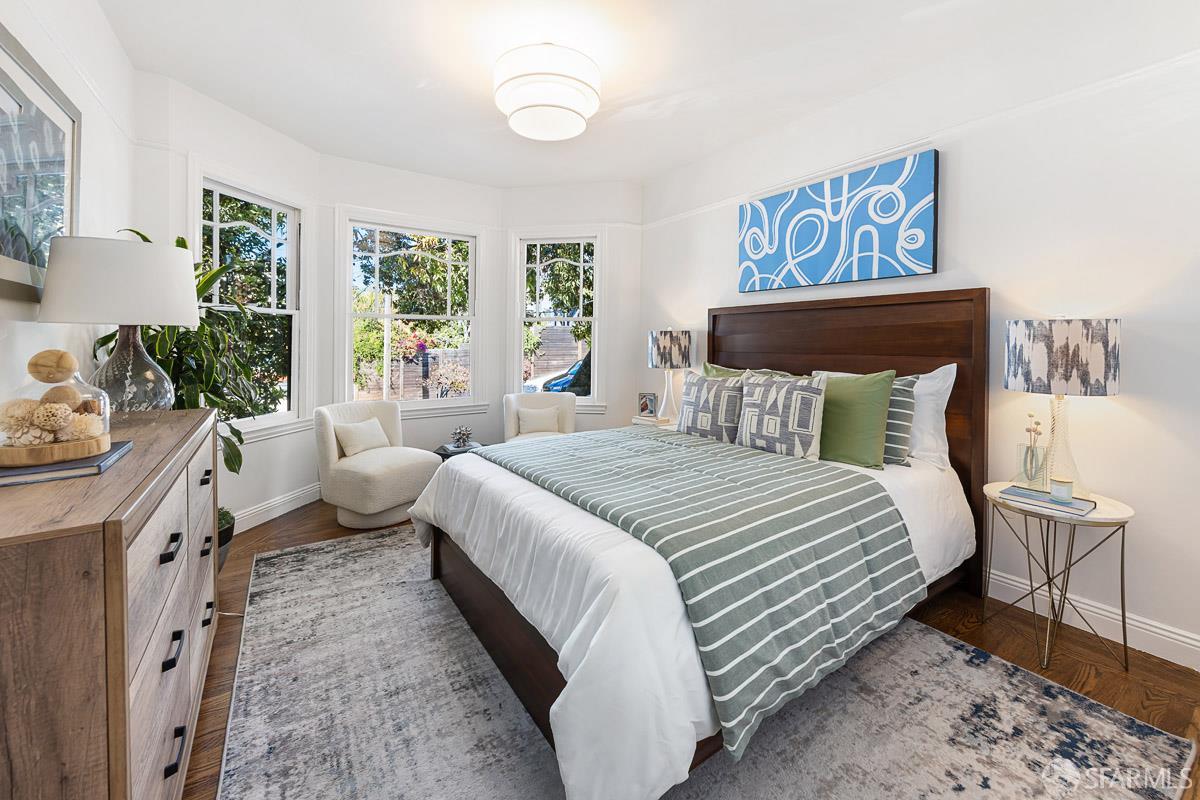 2325 Mariposa Street