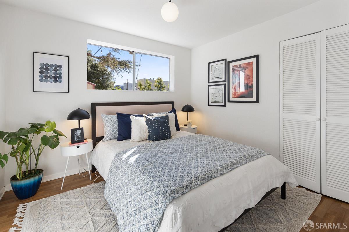 2325 Mariposa Street