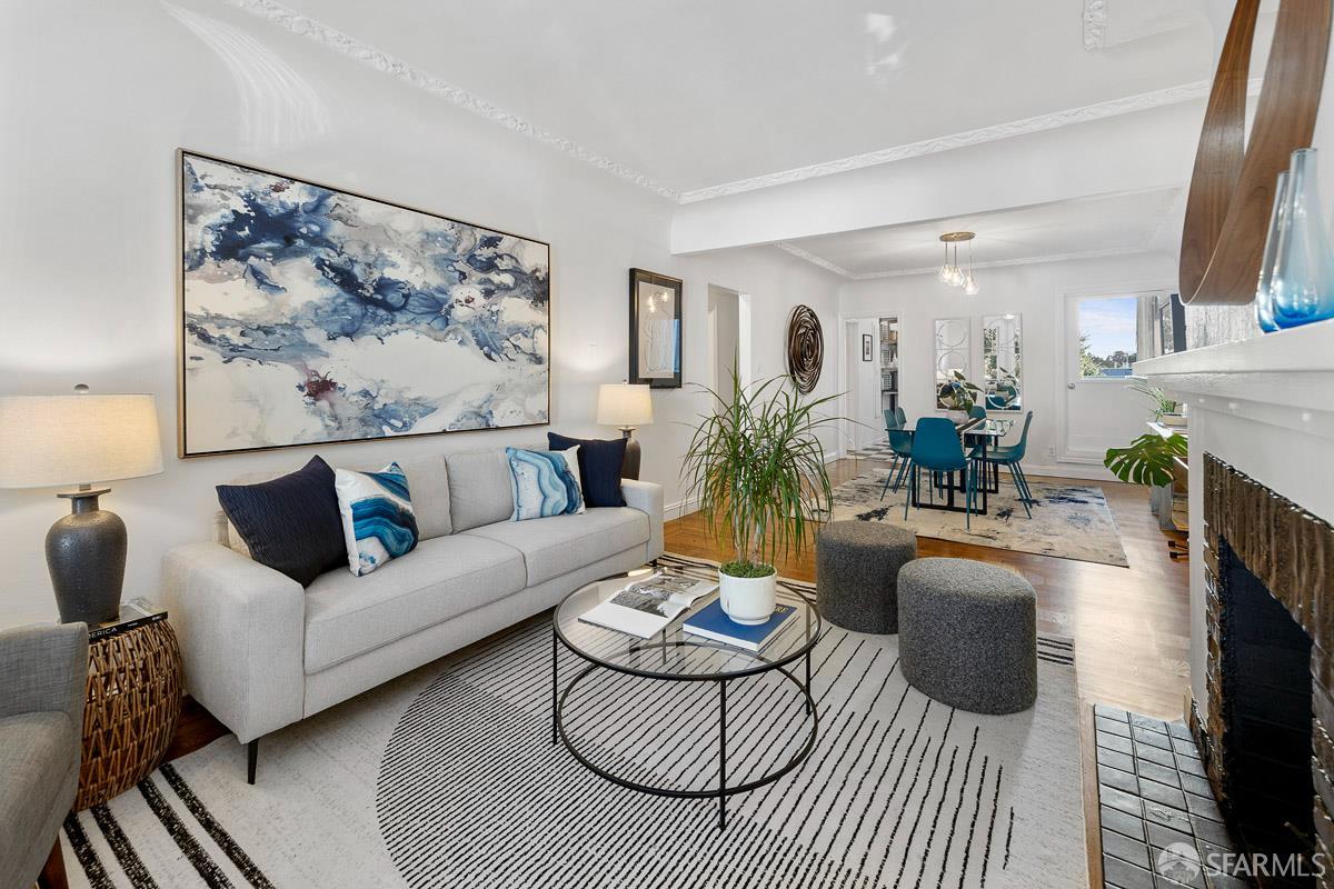 2325 Mariposa Street