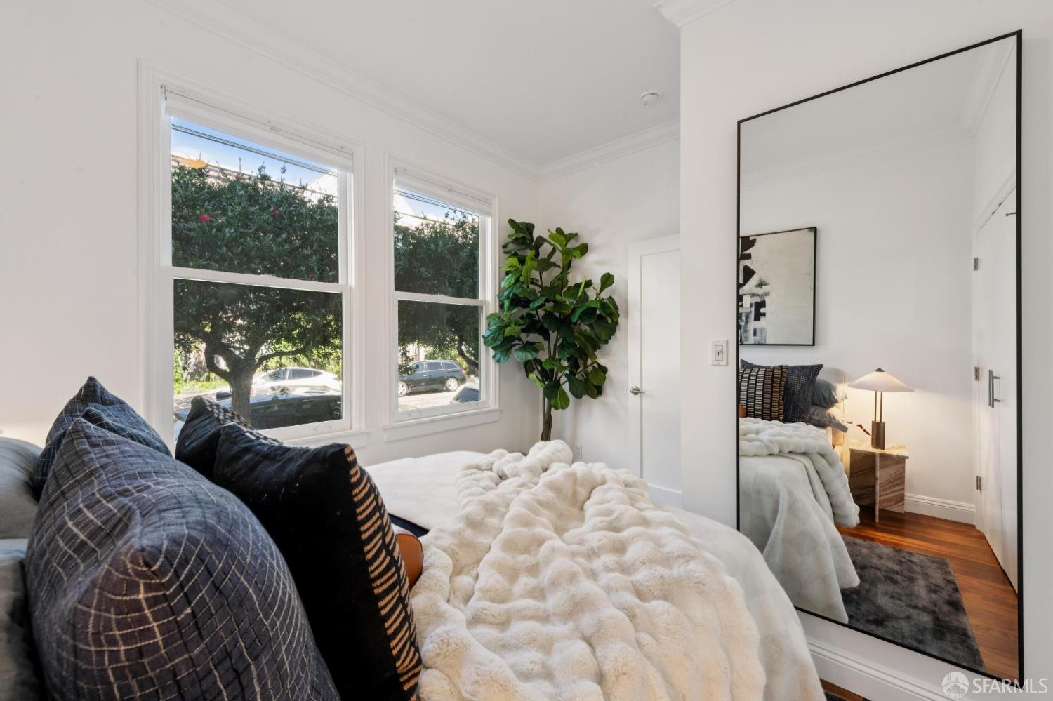 585 Francisco Street