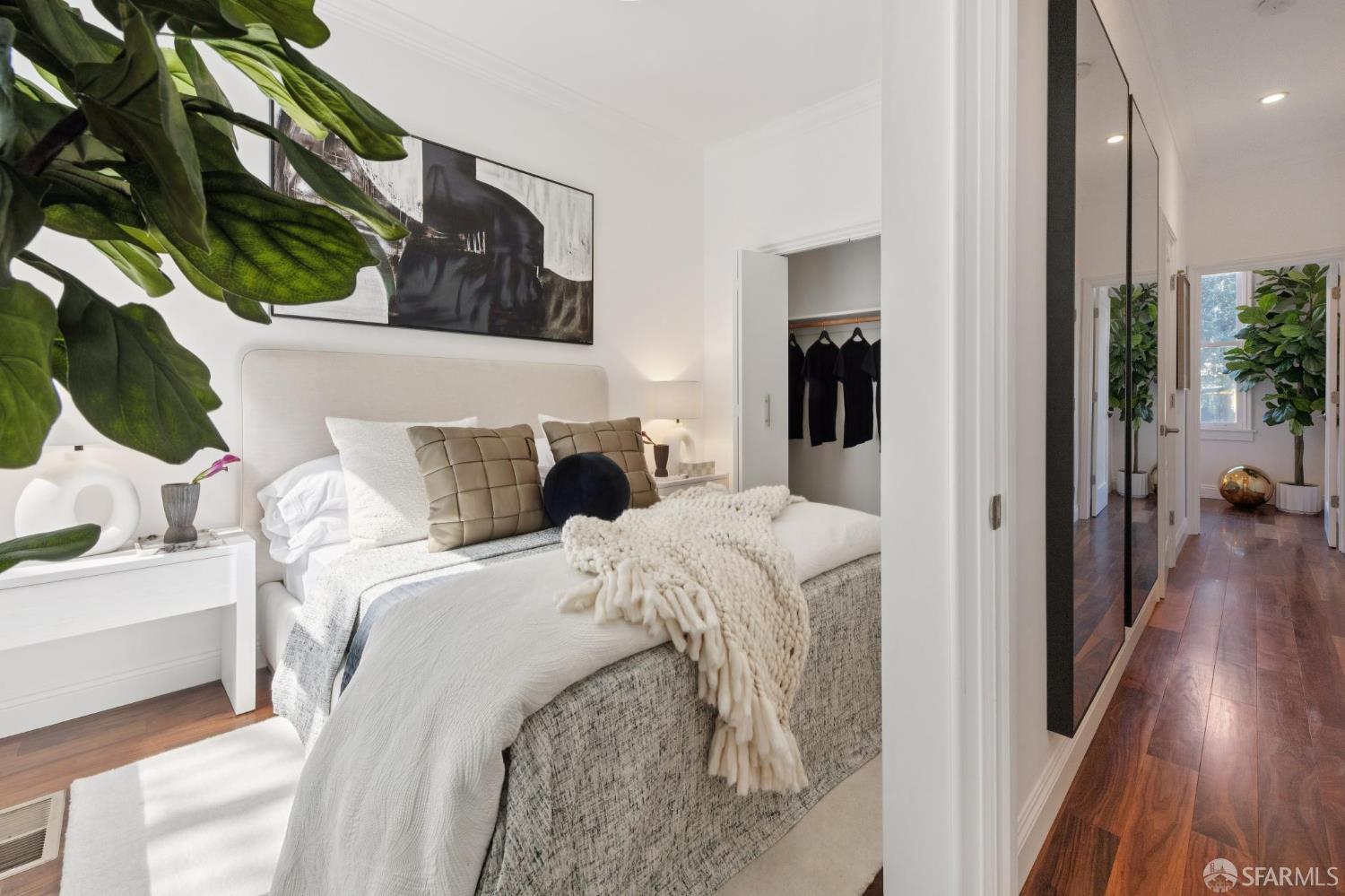 585 Francisco Street