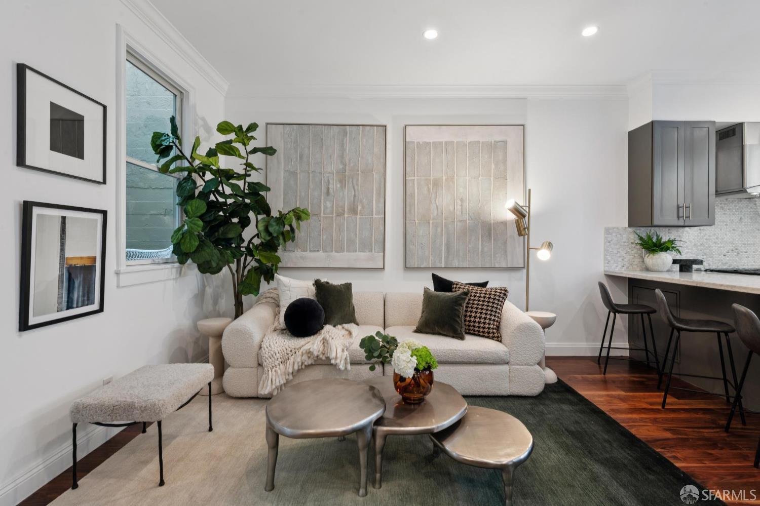 585 Francisco Street