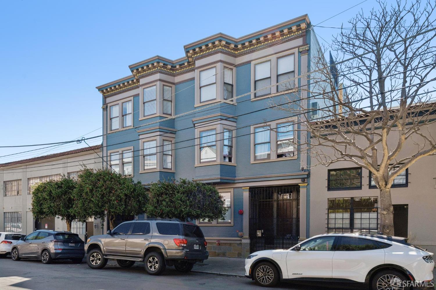 585 Francisco Street