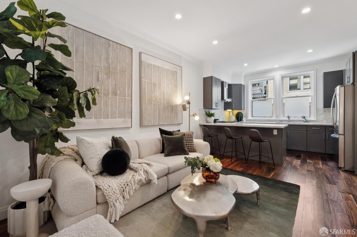 585 Francisco Street