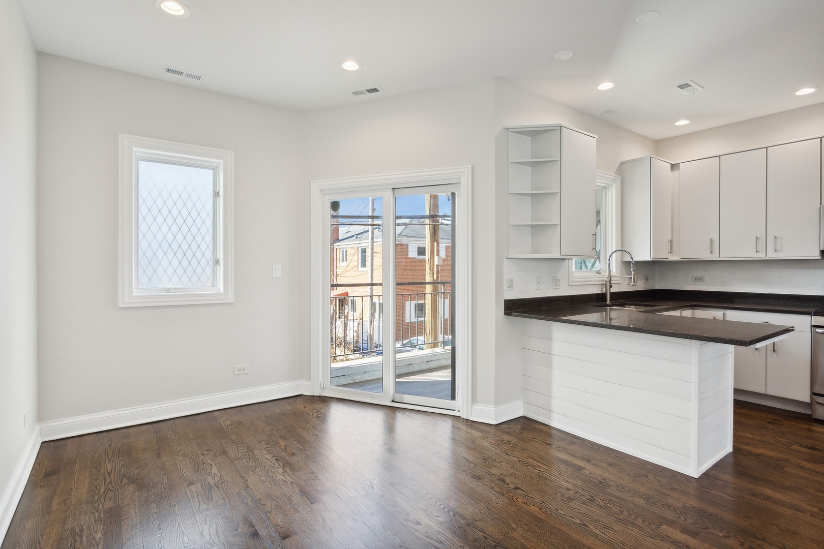 7223 N Hamilton Avenue Unit: C