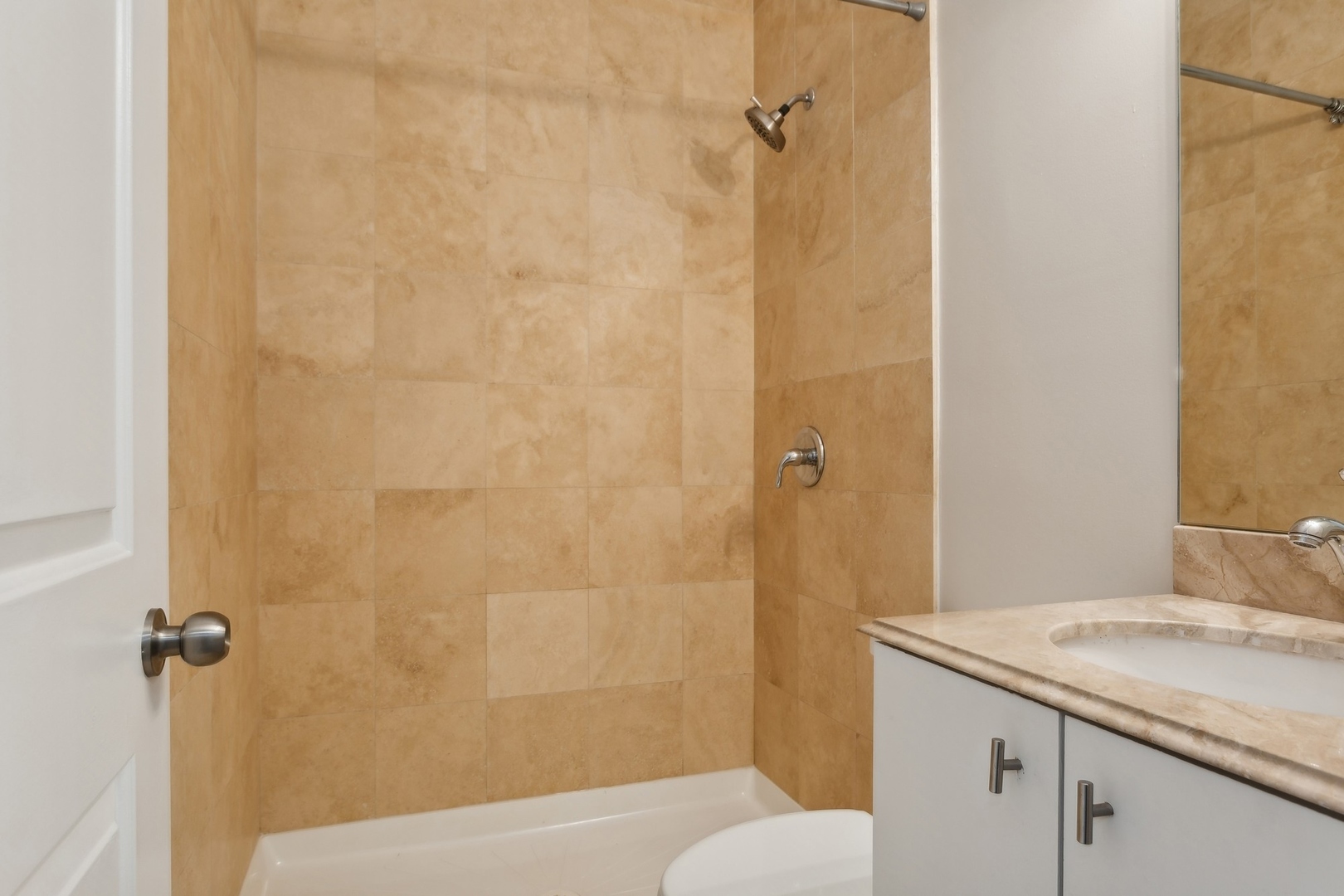 7223 N Hamilton Avenue Unit: C