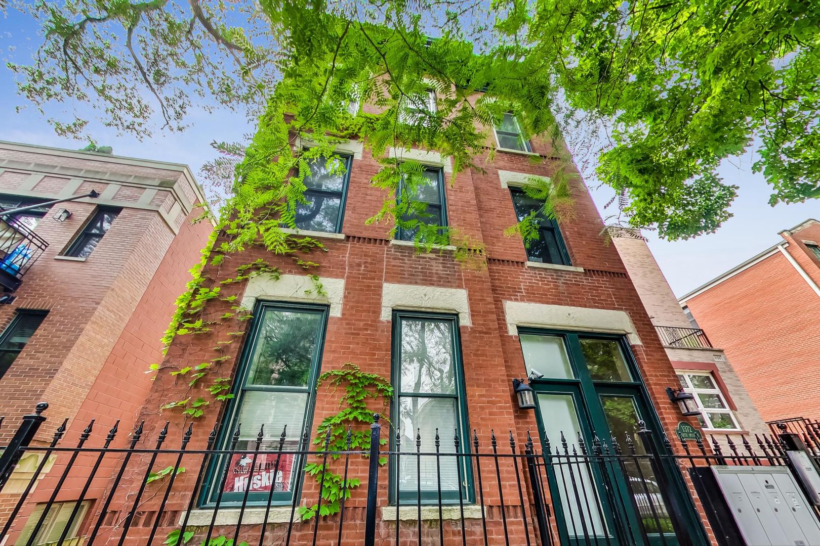 1372 N Mohawk Street Unit: A