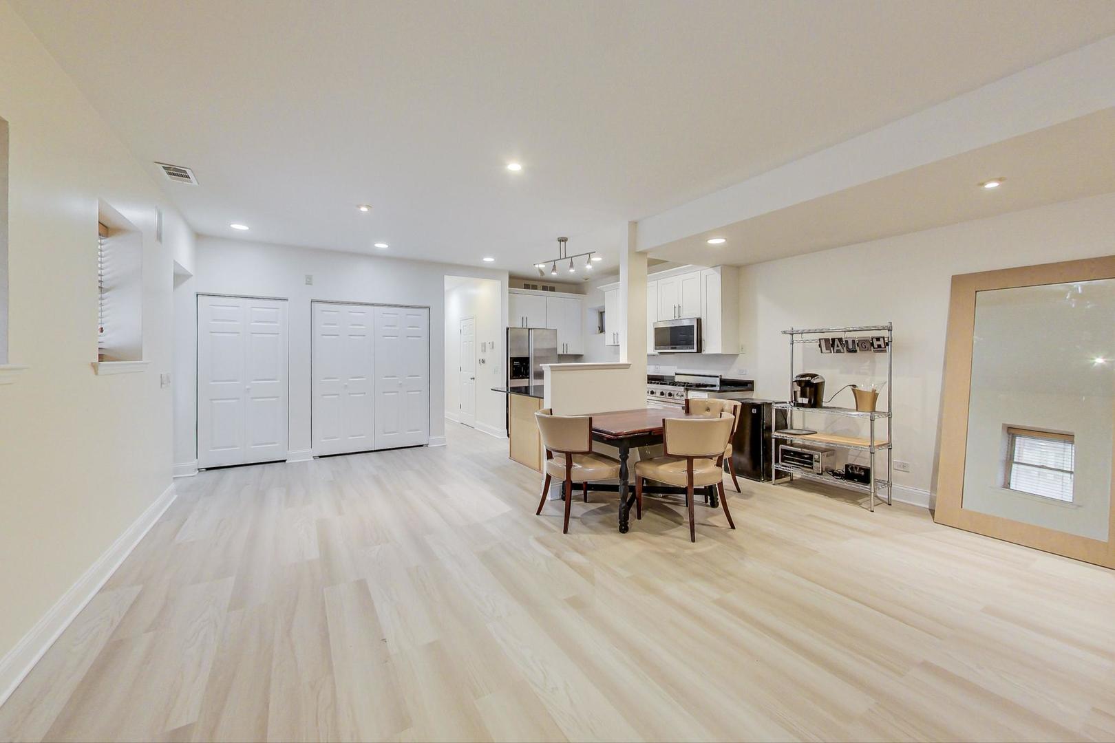 1372 N Mohawk Street Unit: A