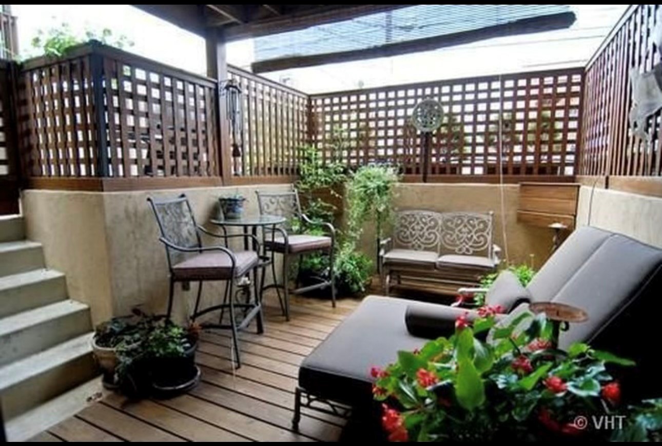 1372 N Mohawk Street Unit: A