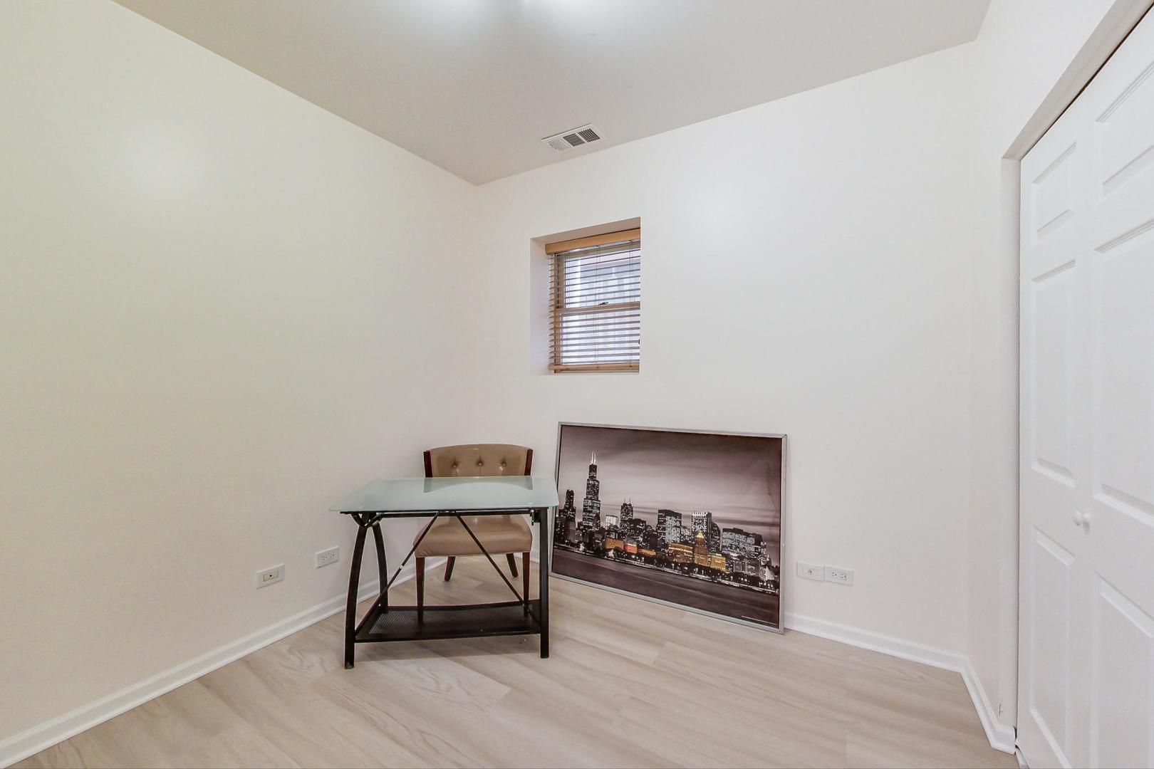 1372 N Mohawk Street Unit: A