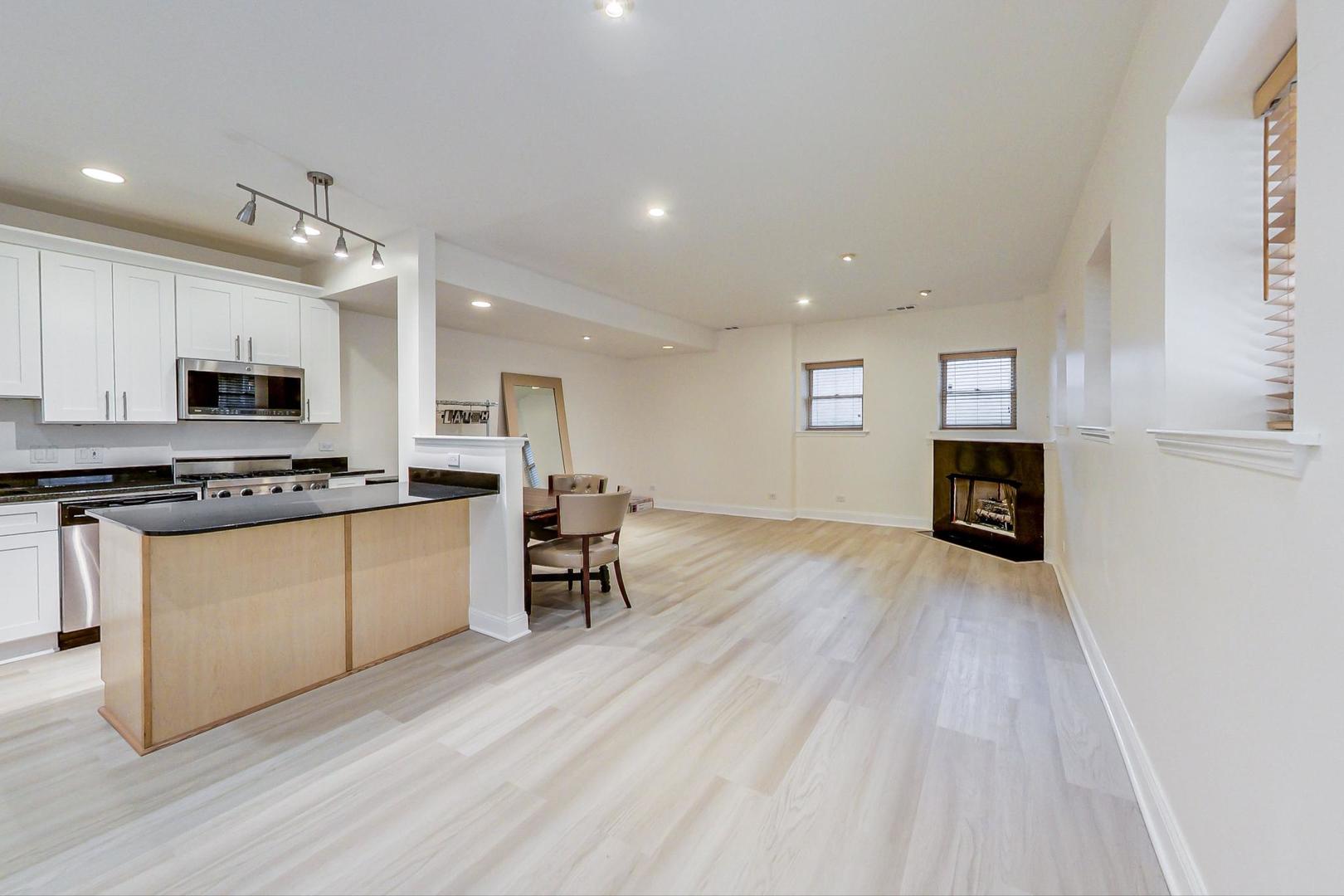 1372 N Mohawk Street Unit: A