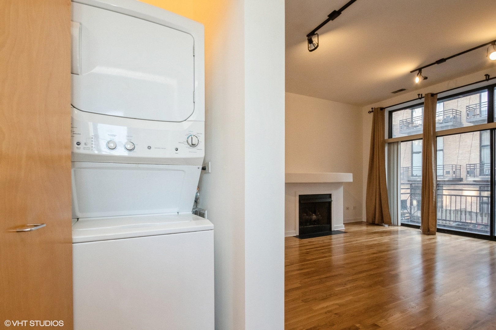 1910 S Michigan Avenue Unit: 207