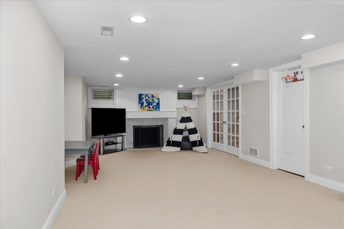265 Ivy Lane