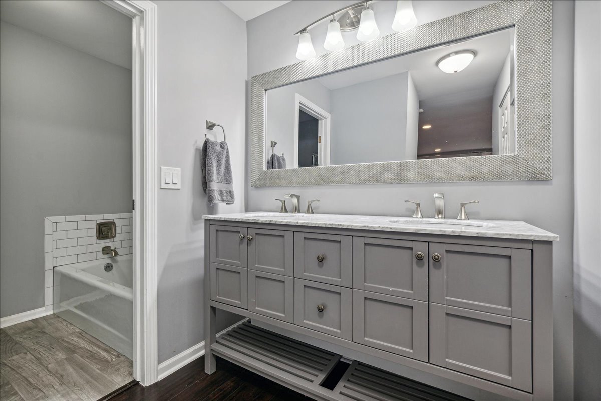 1250 Rudolph Road Unit: 2L