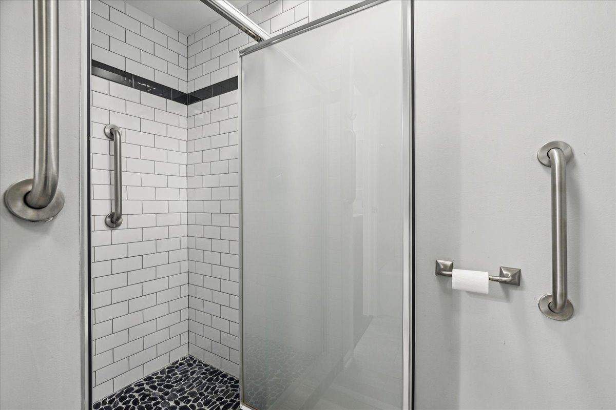 1250 Rudolph Road Unit: 2L