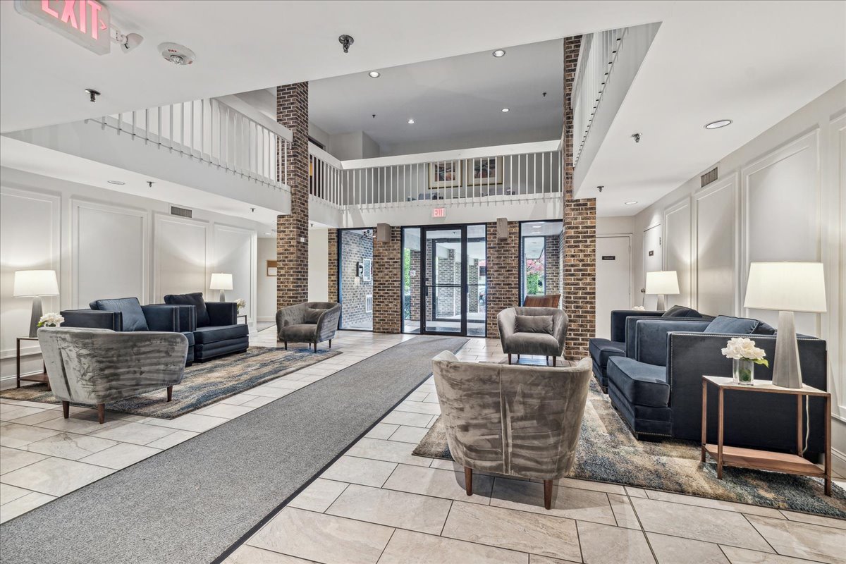 1250 Rudolph Road Unit: 2L