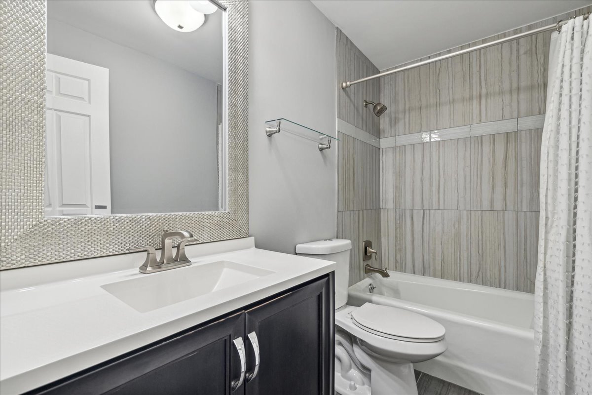 1250 Rudolph Road Unit: 2L