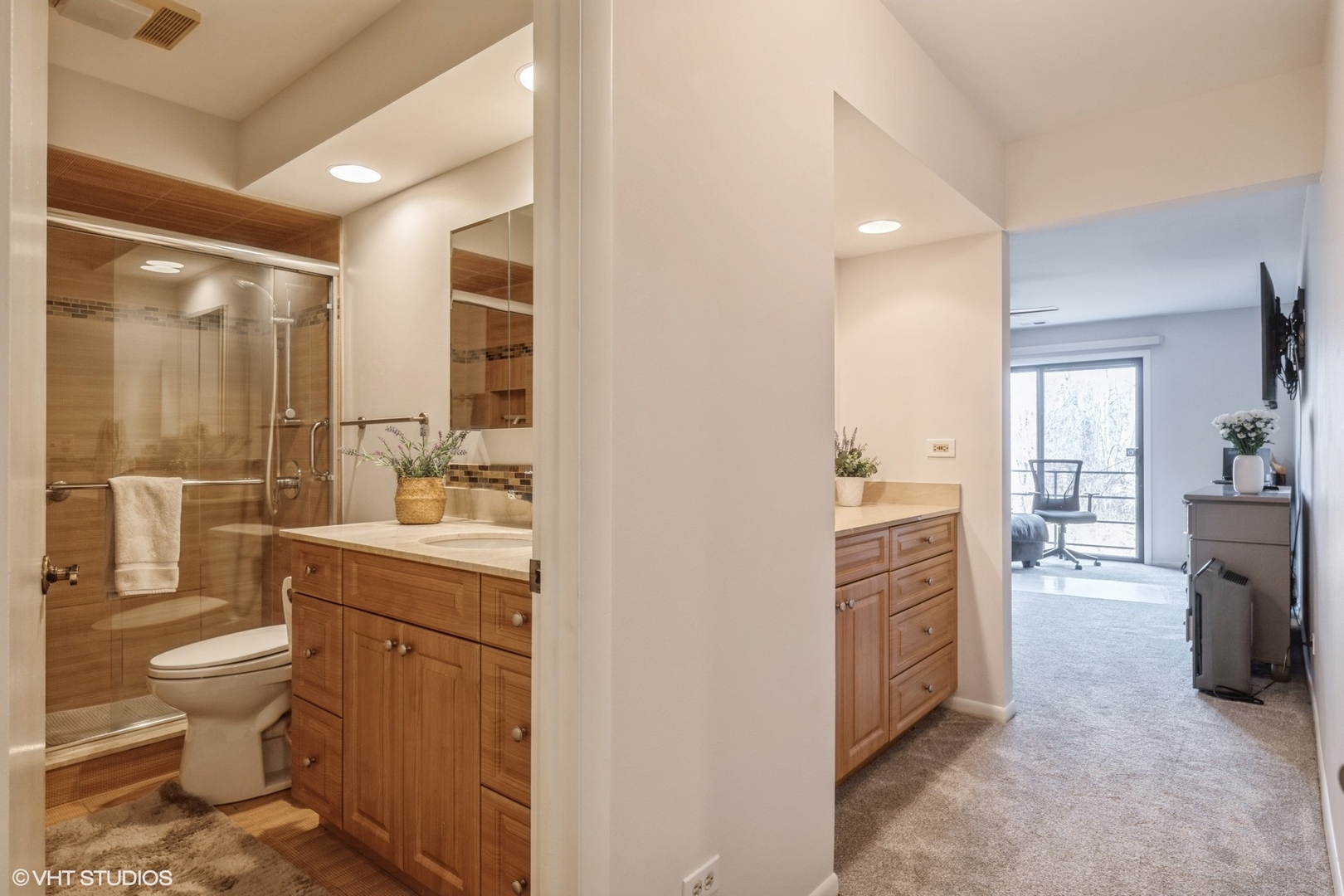 1027 Deerfield Place Unit: 1