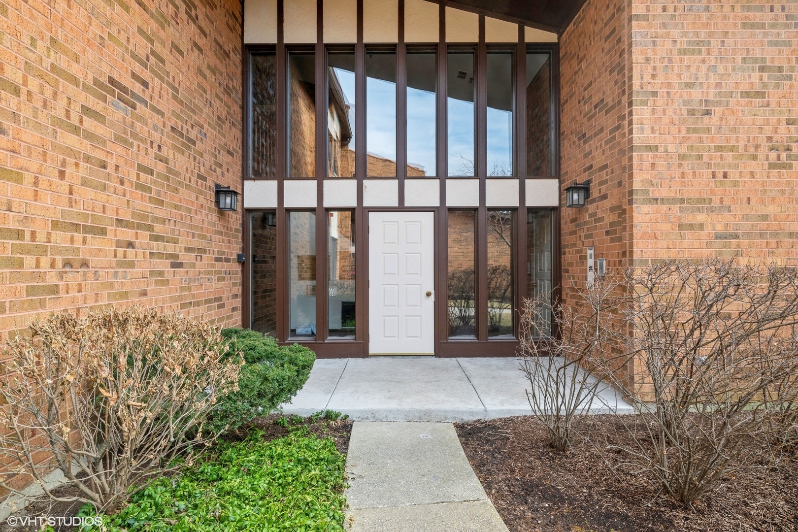 1027 Deerfield Place Unit: 1