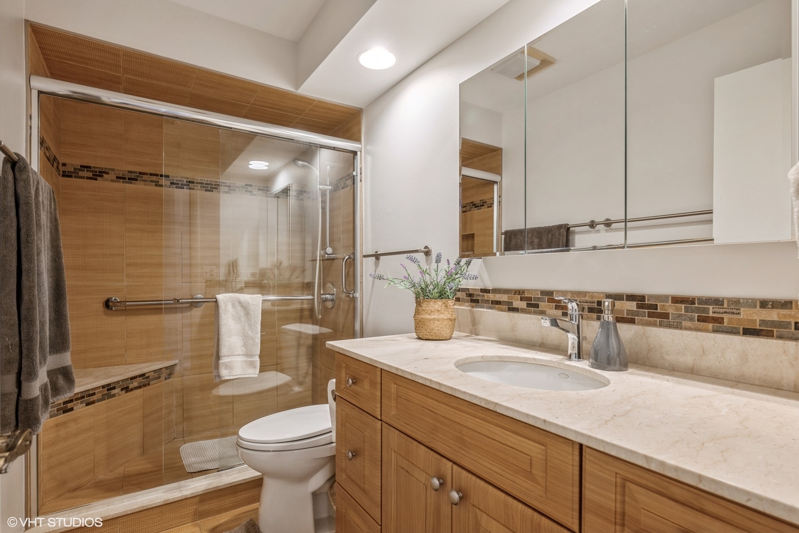 1027 Deerfield Place Unit: 1