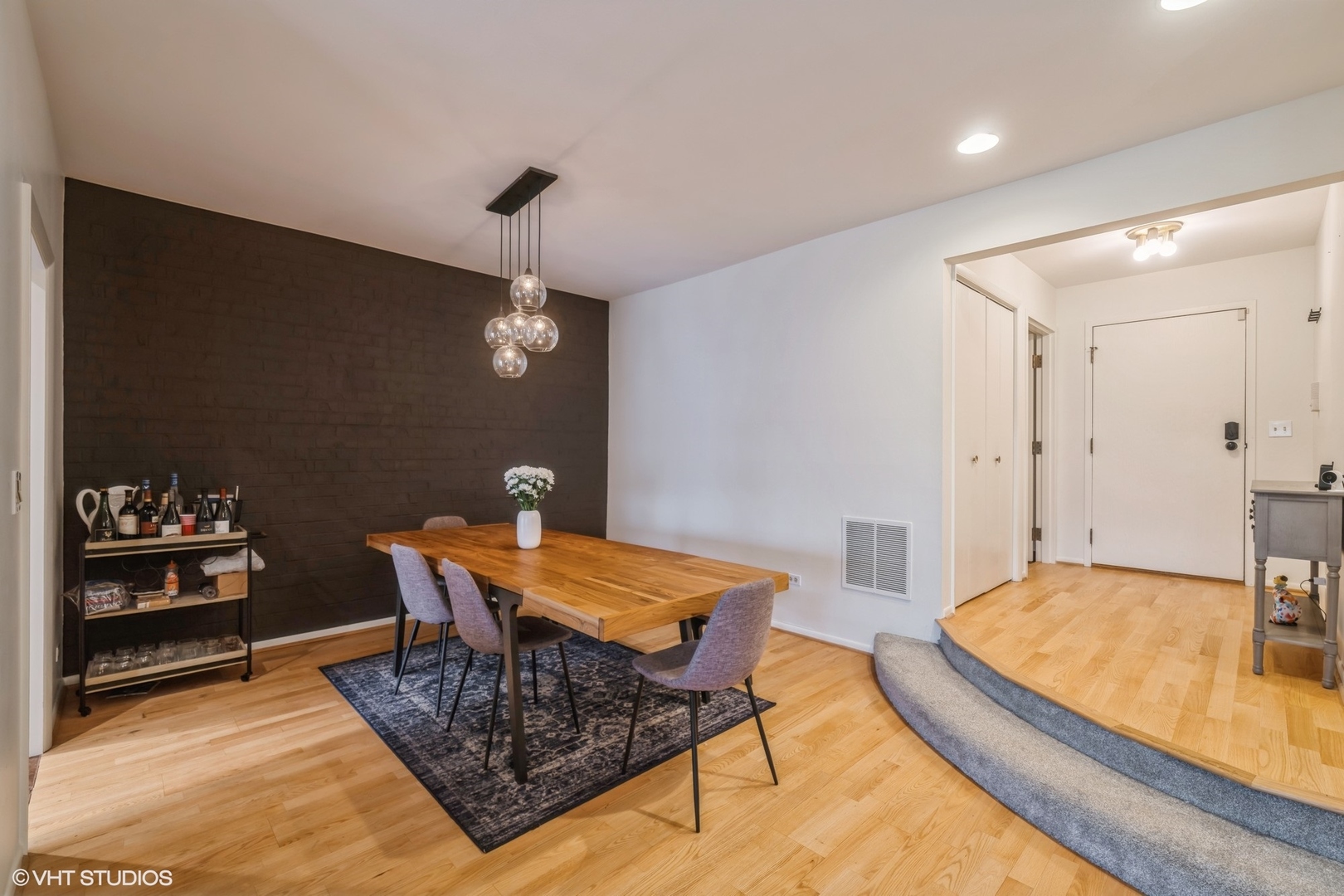 1027 Deerfield Place Unit: 1