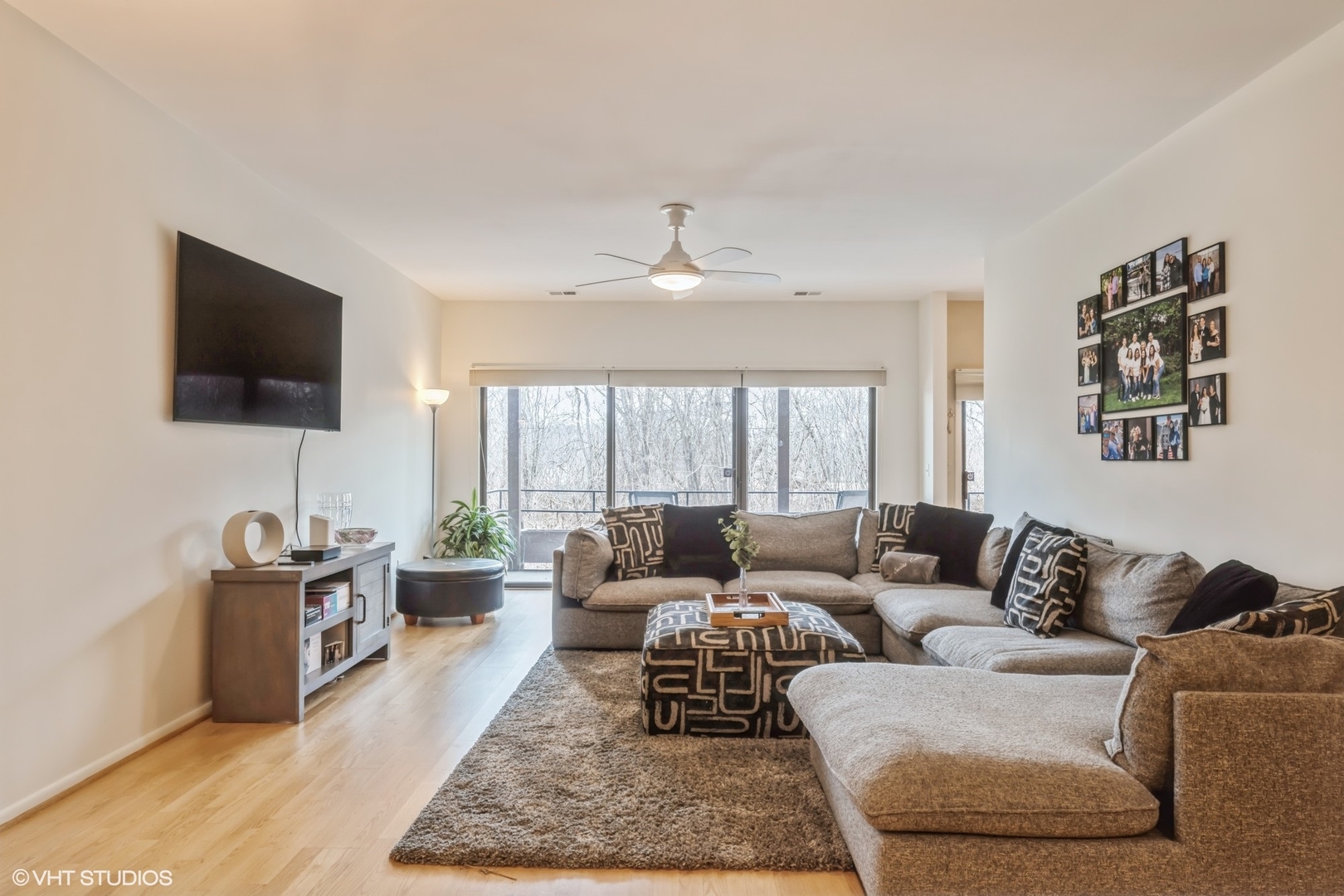 1027 Deerfield Place Unit: 1