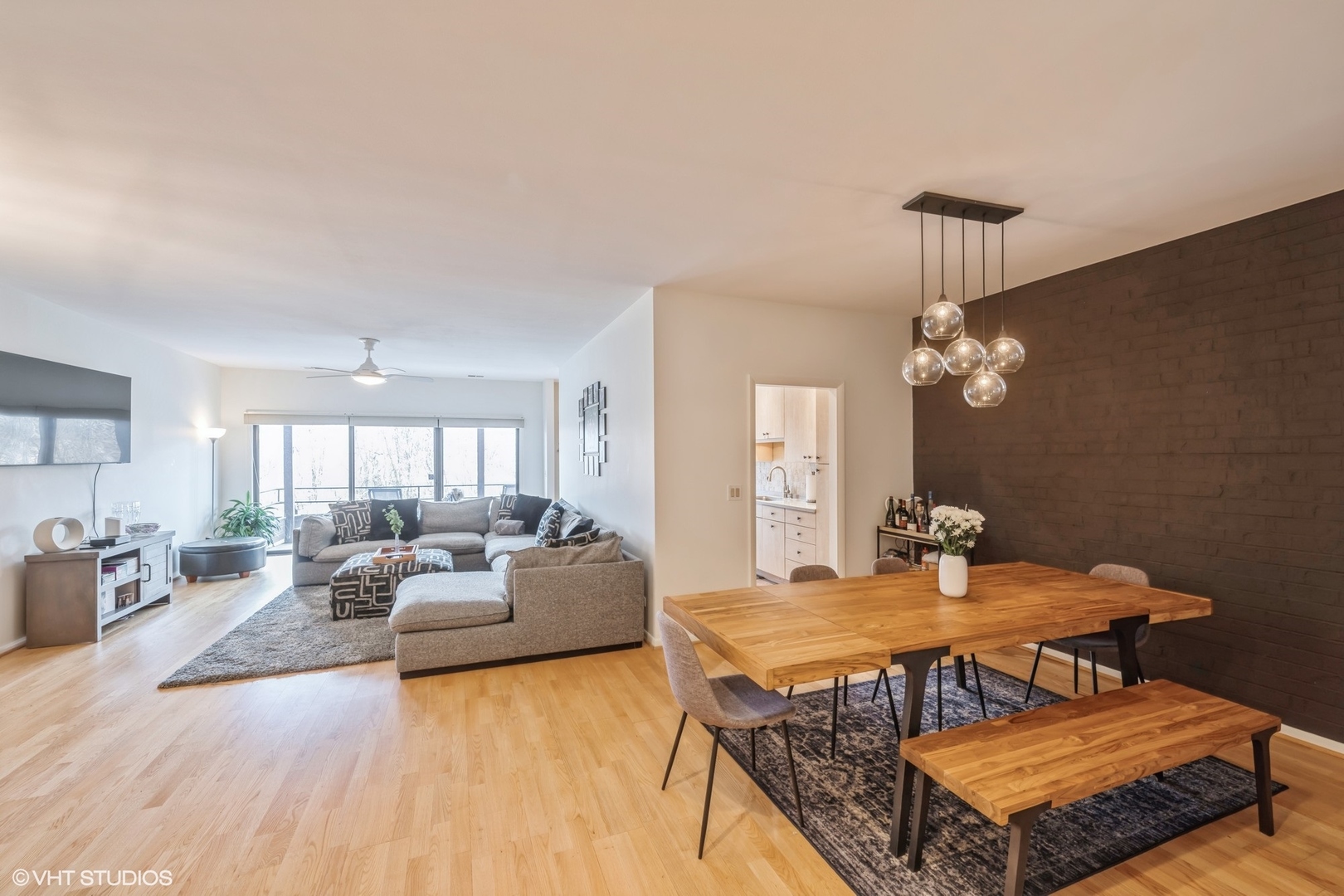 1027 Deerfield Place Unit: 1