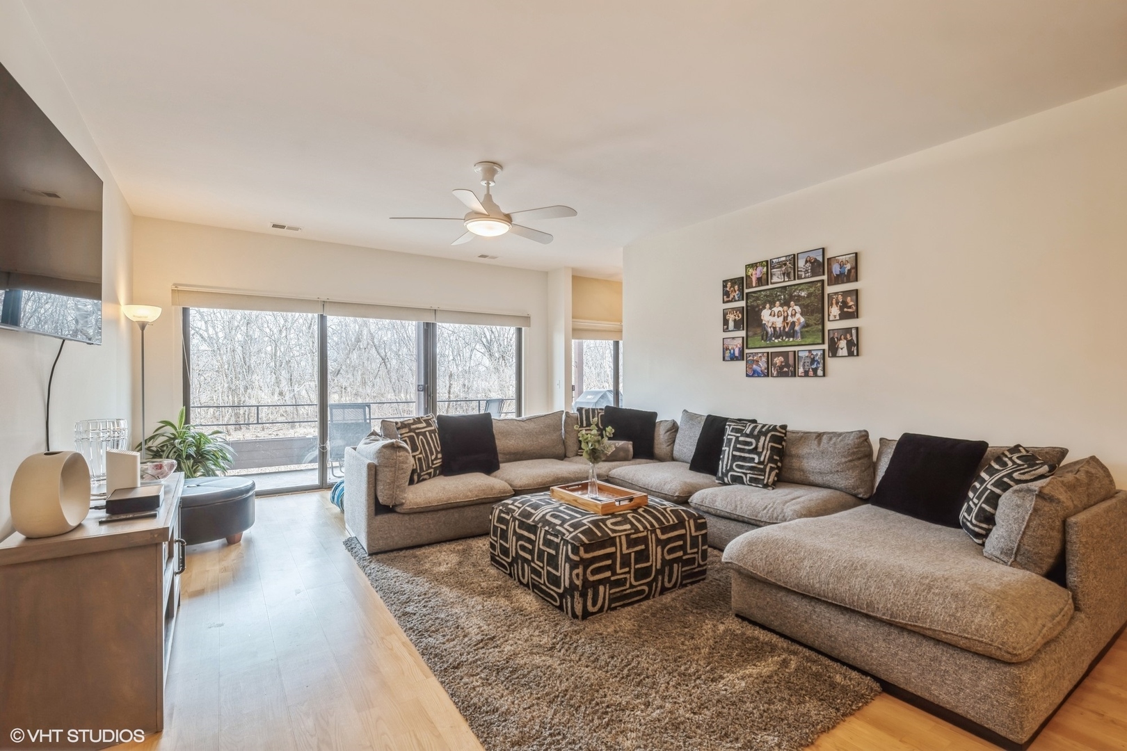 1027 Deerfield Place Unit: 1
