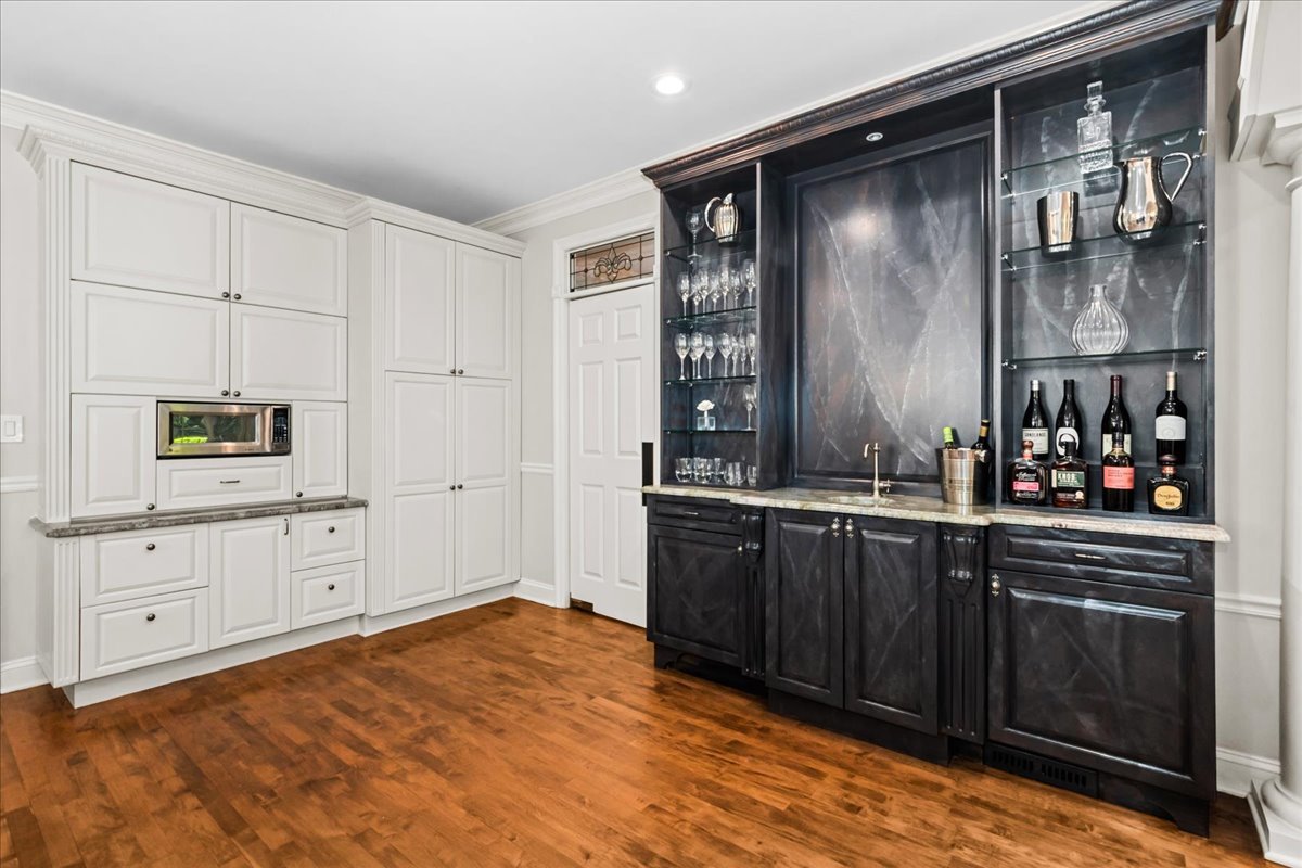 1753 Elmwood Drive