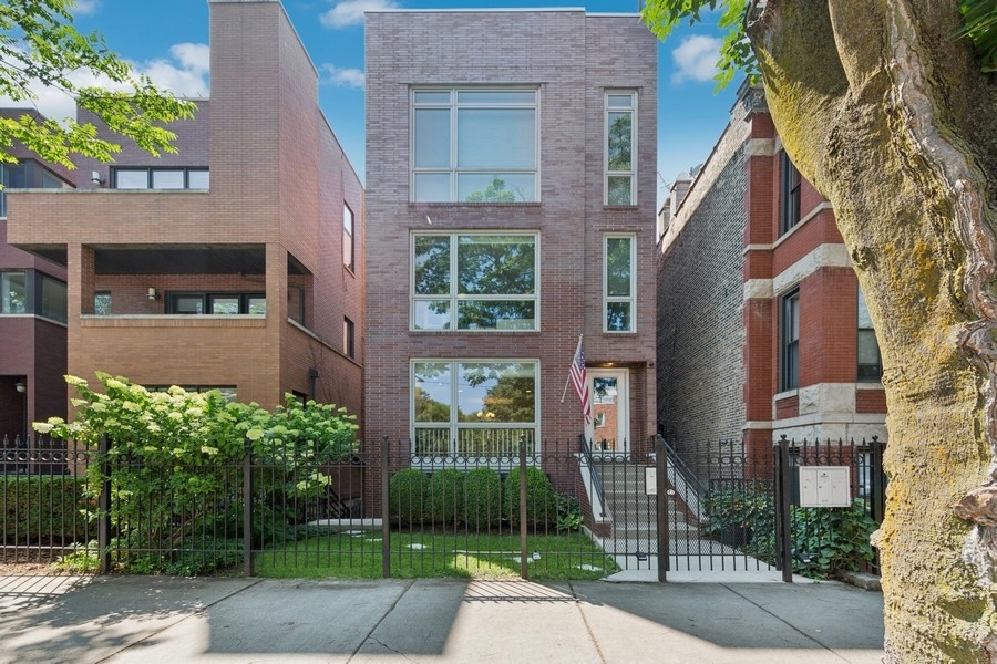 1534 N Wood Street Unit: 1