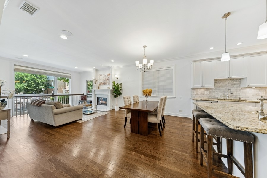 1534 N Wood Street Unit: 1