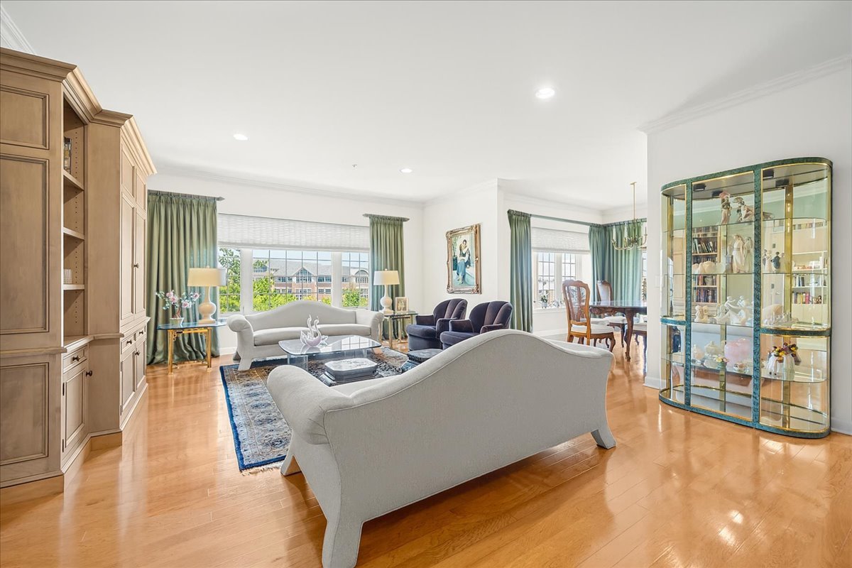 640 Robert York Avenue Unit: 407