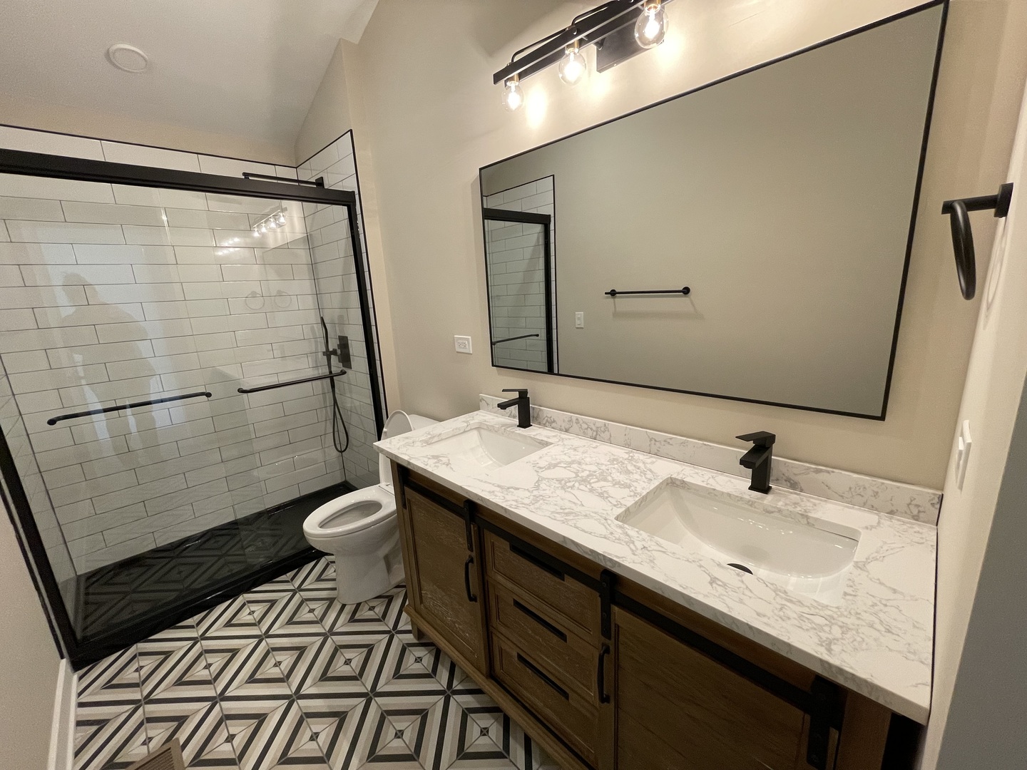 425 Bloom Street Unit: M