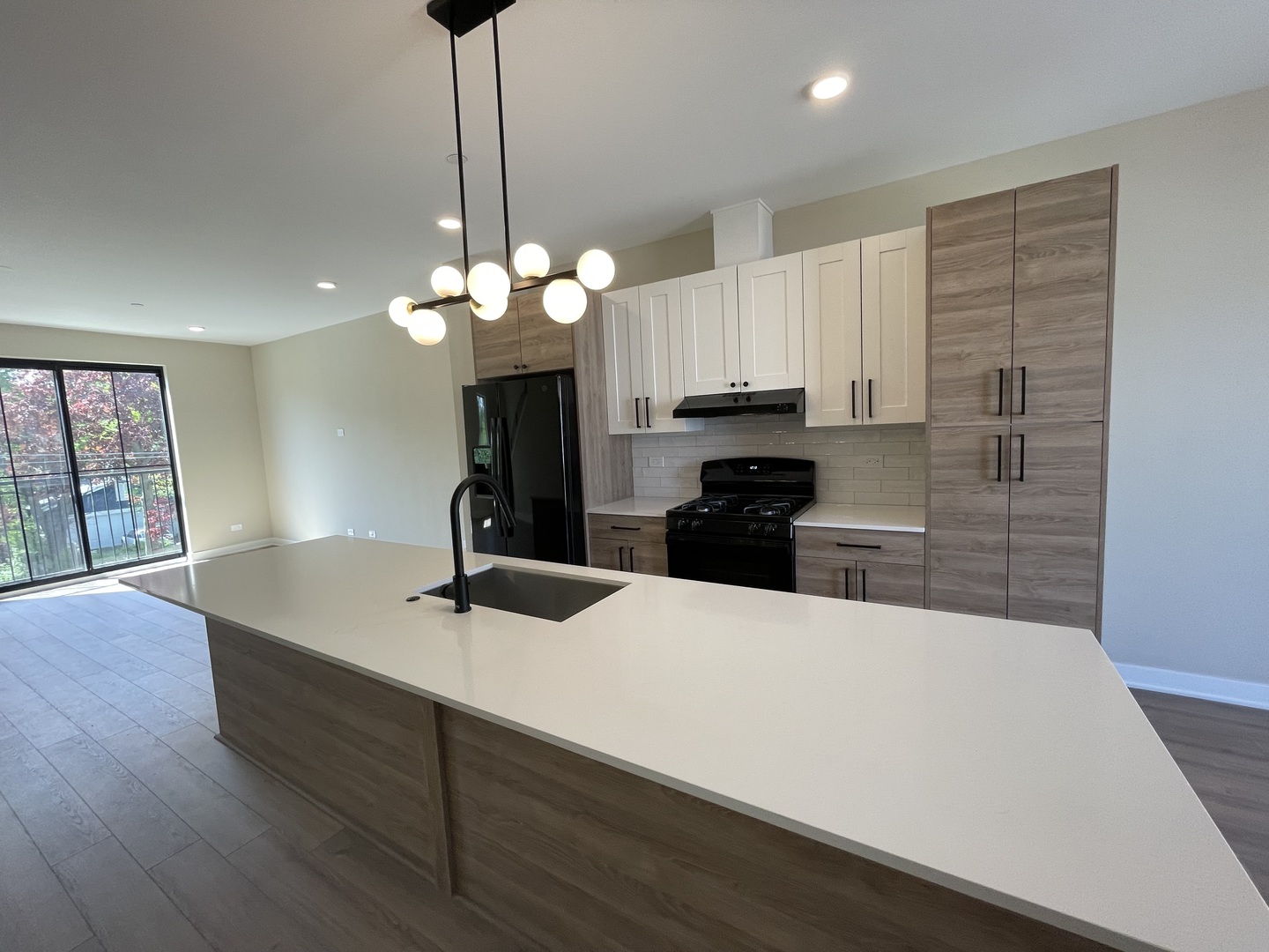 425 Bloom Street Unit: M