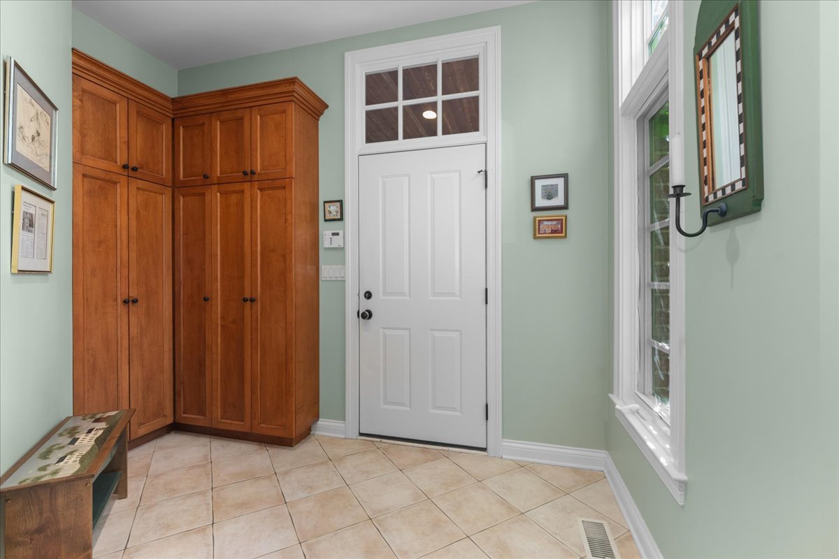 1005 Hiawatha Lane