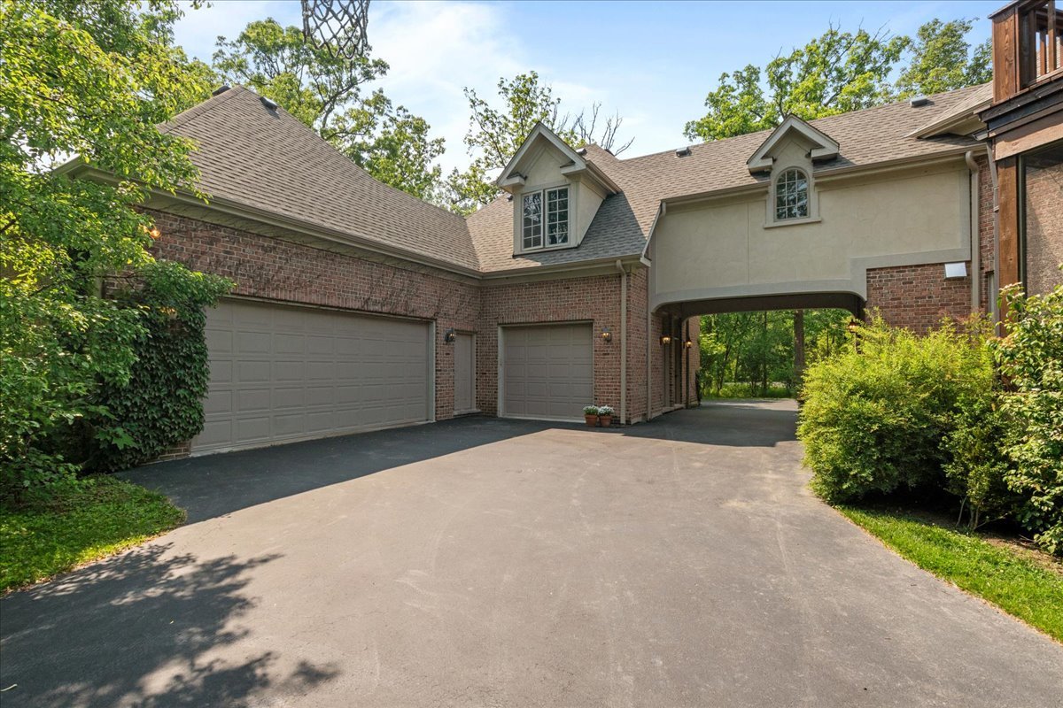 1005 Hiawatha Lane