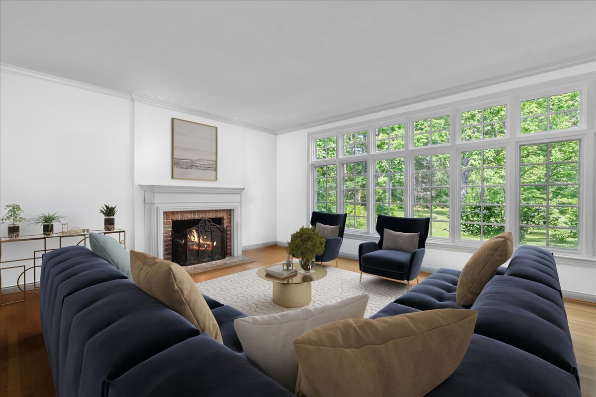 1005 Hiawatha Lane