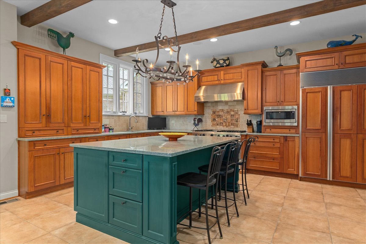 1005 Hiawatha Lane