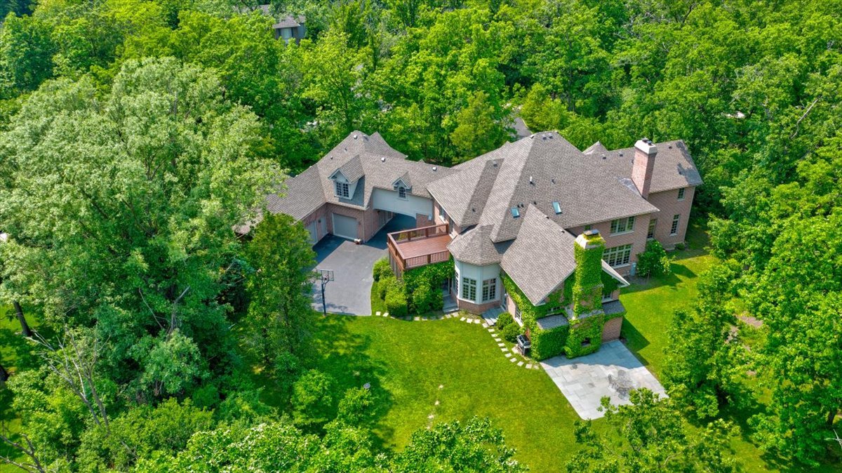 1005 Hiawatha Lane