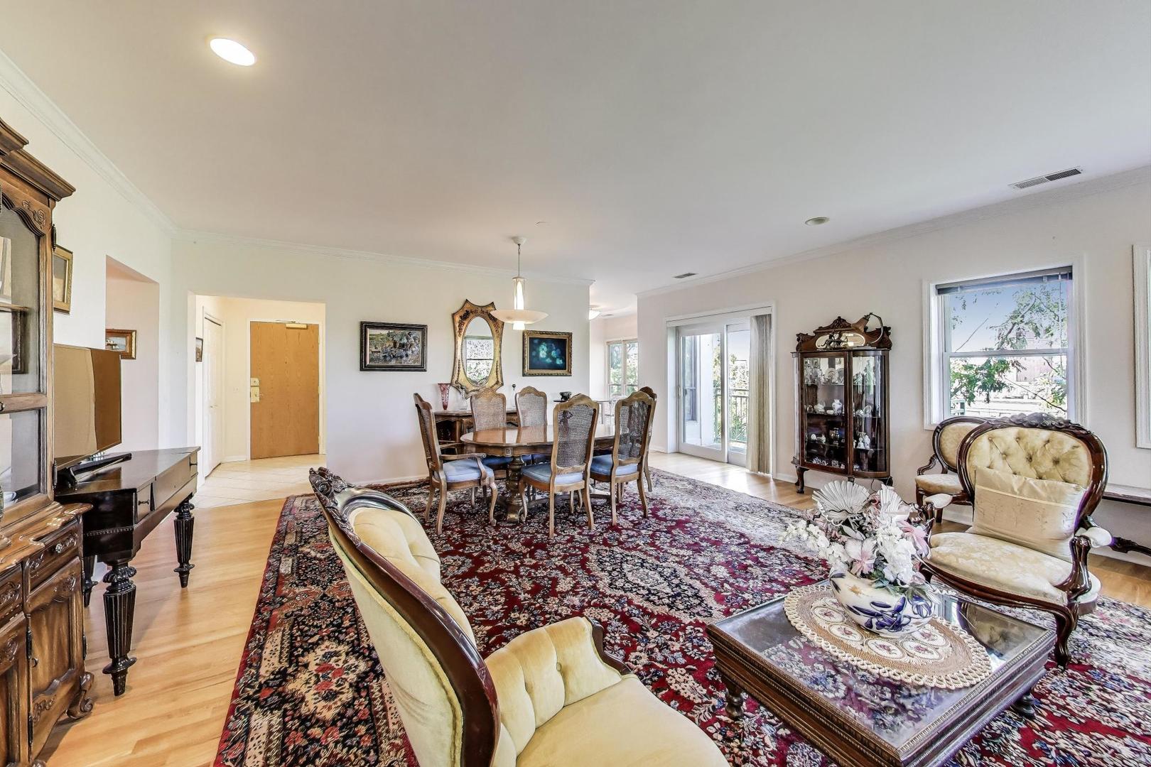 1688 Green Bay Road Unit: 404