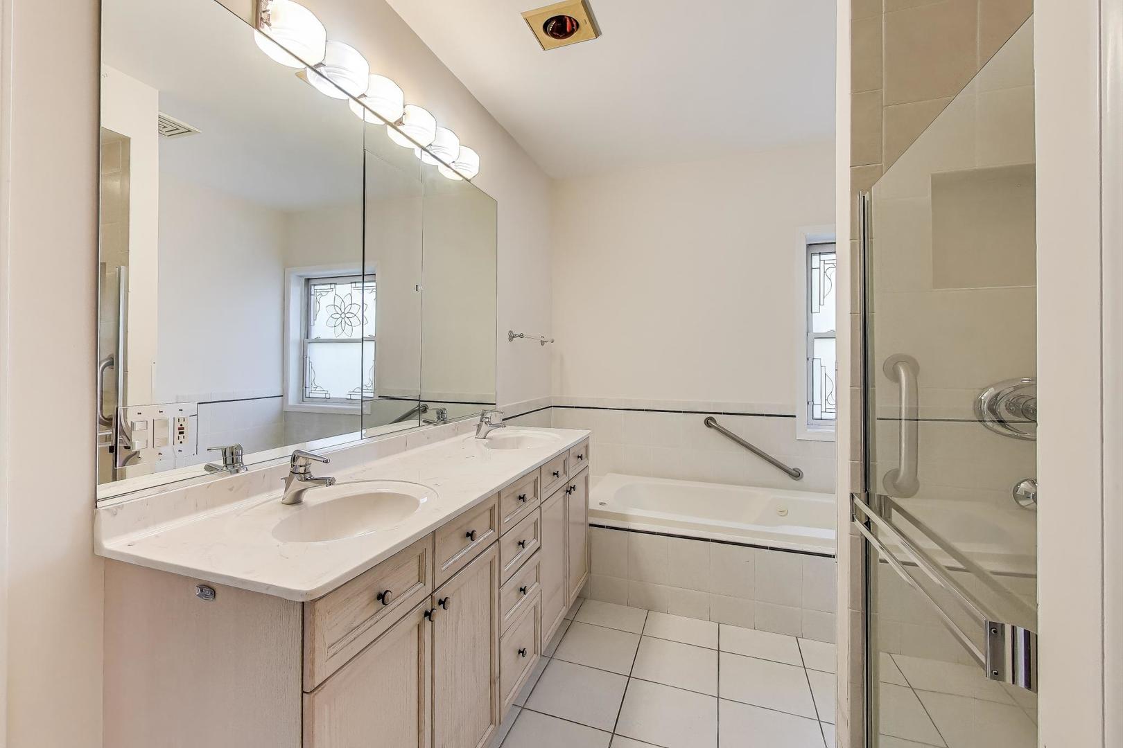 1688 Green Bay Road Unit: 404