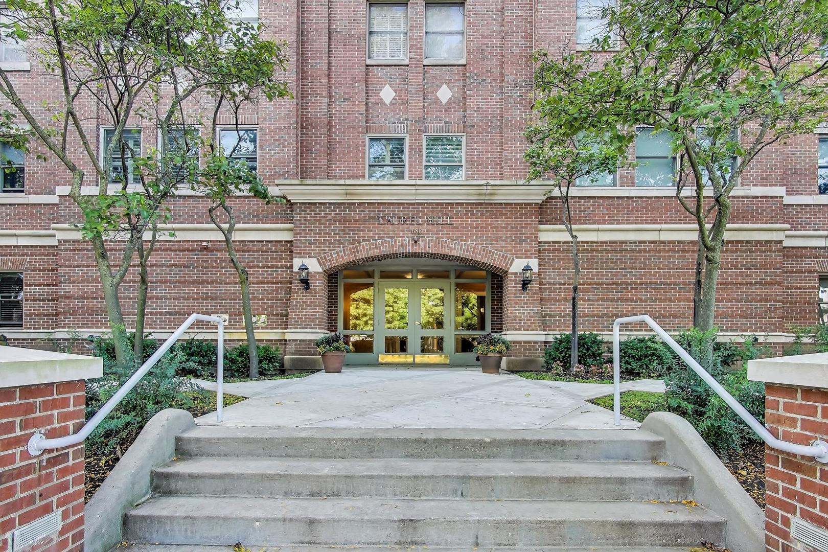 1688 Green Bay Road Unit: 404