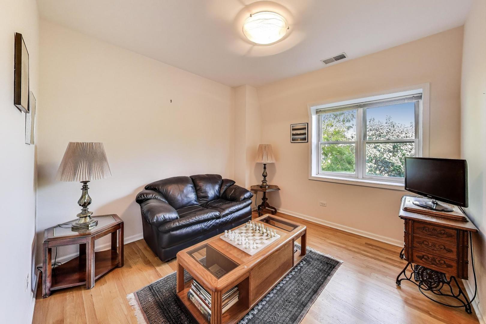 1688 Green Bay Road Unit: 404