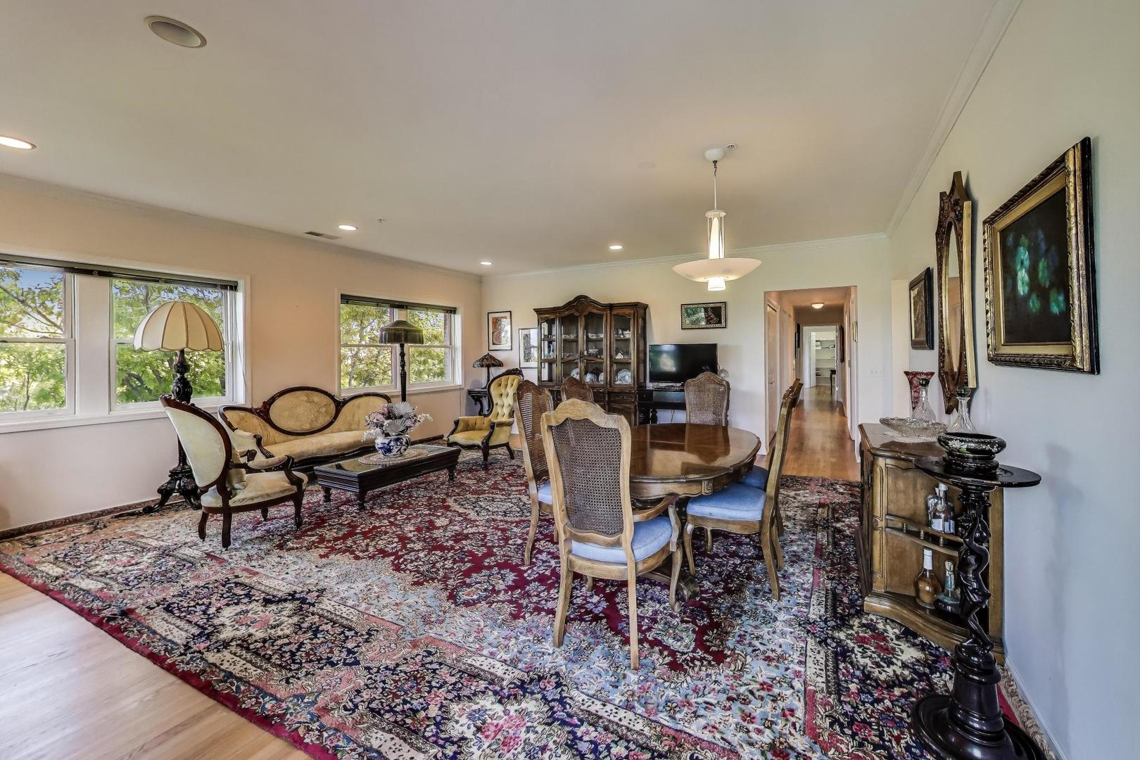 1688 Green Bay Road Unit: 404