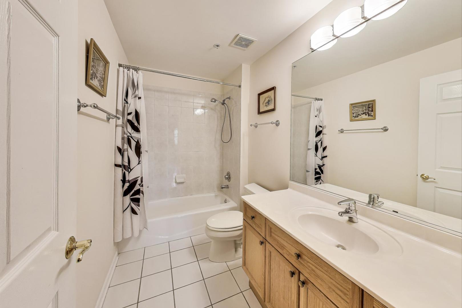 1688 Green Bay Road Unit: 404
