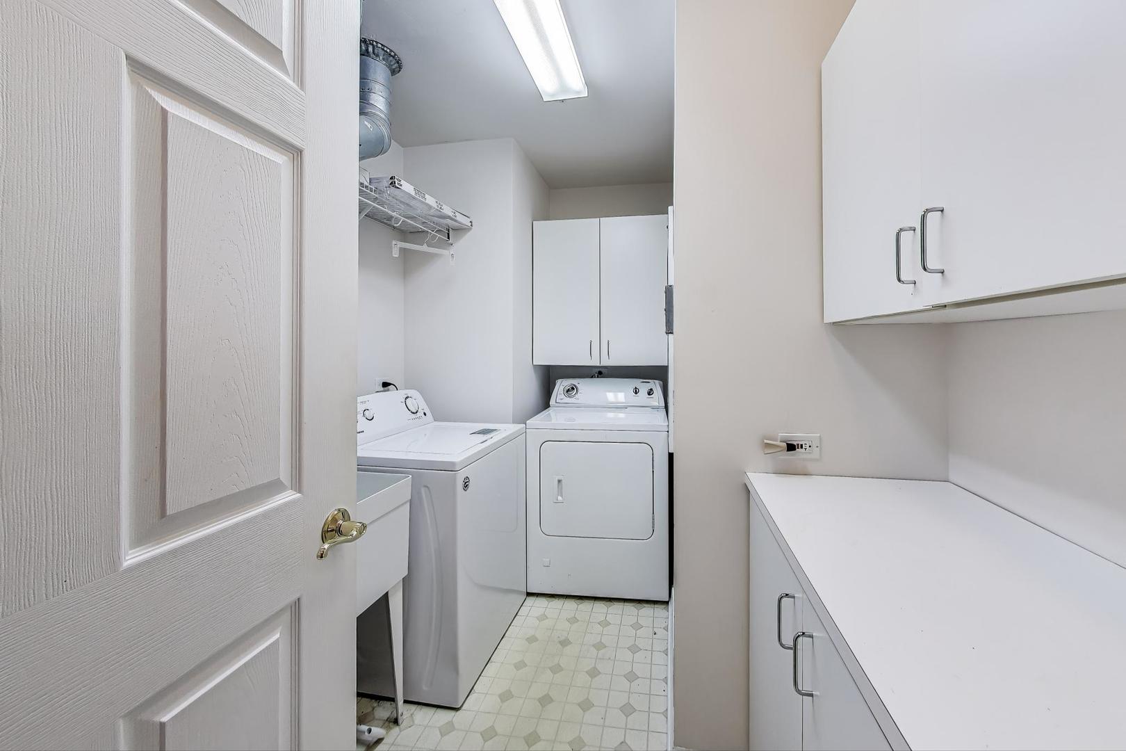 1688 Green Bay Road Unit: 404