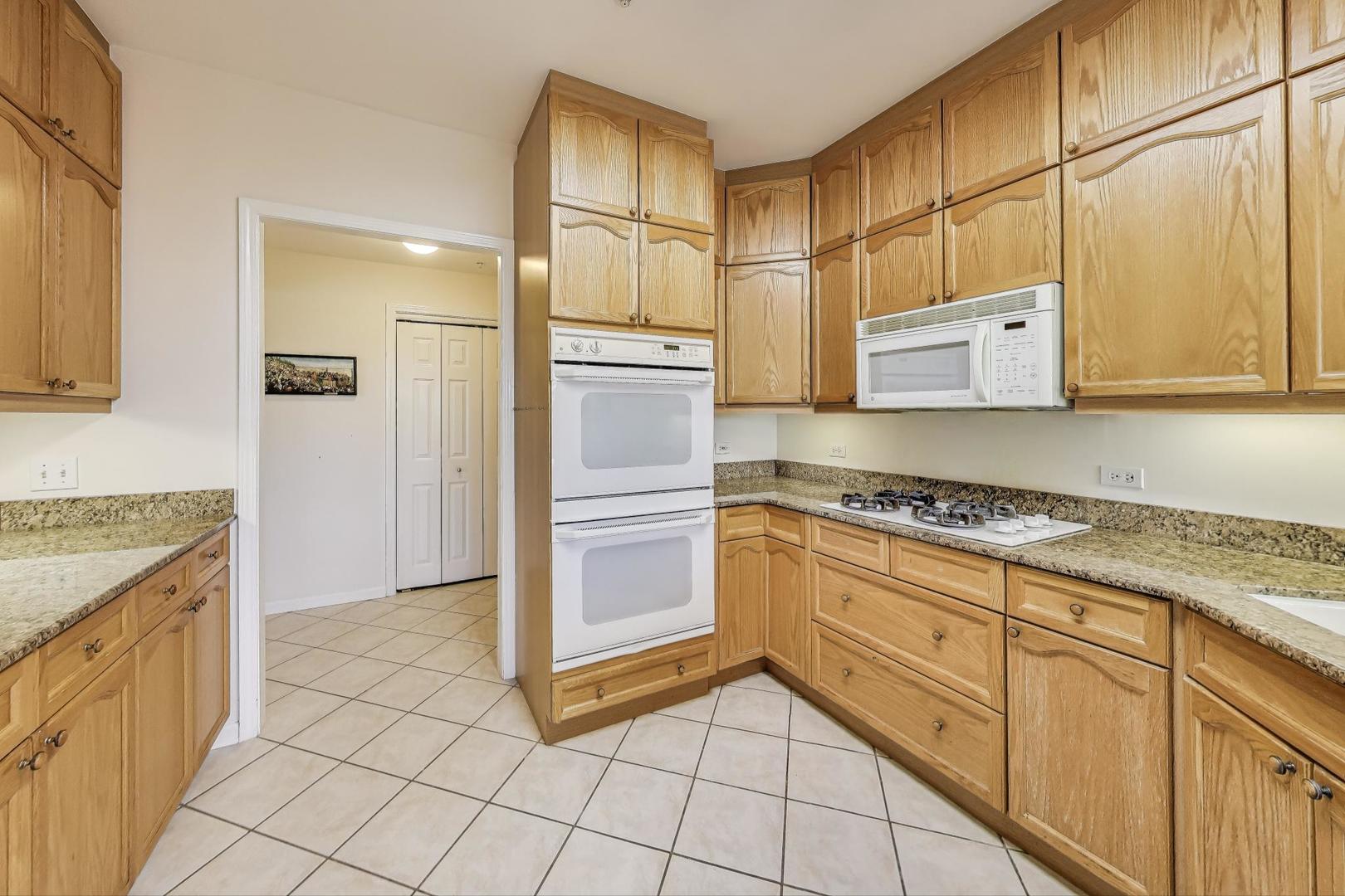 1688 Green Bay Road Unit: 404