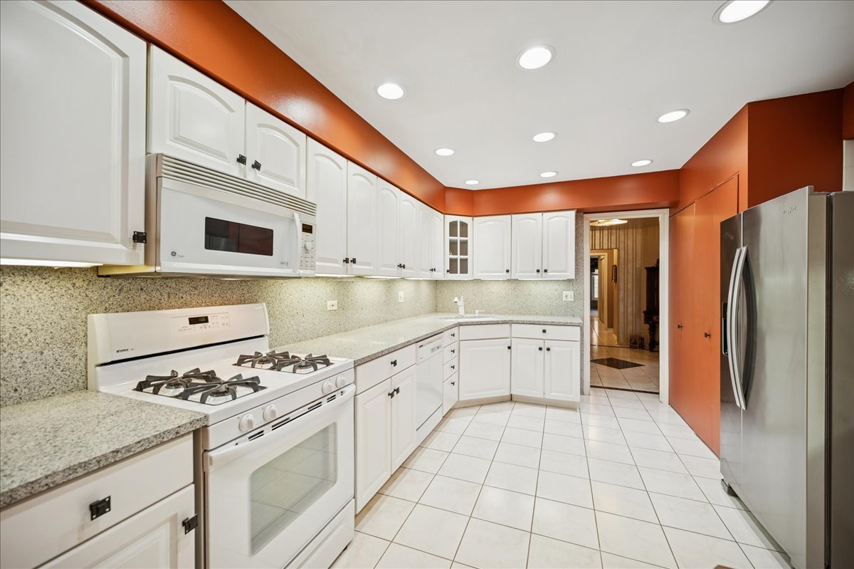 175 Lake Boulevard Unit: 301