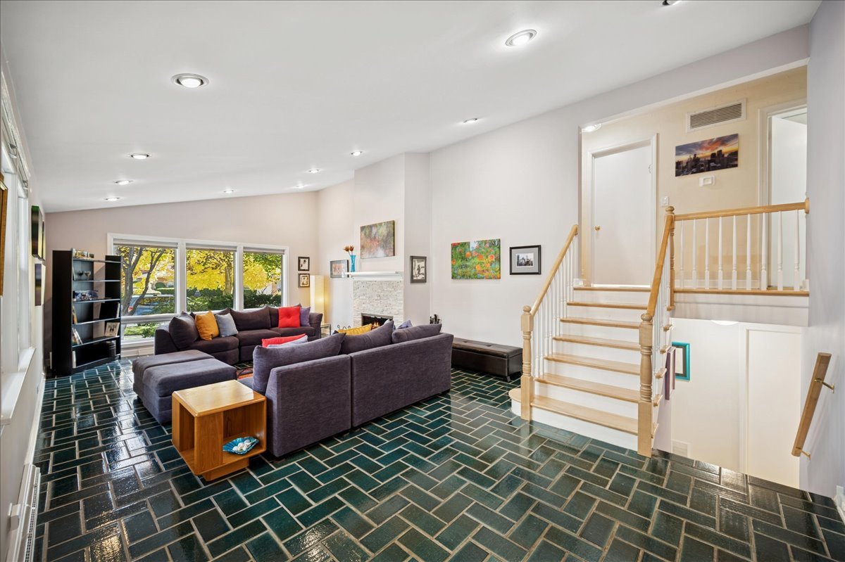 8936 Kilpatrick Avenue