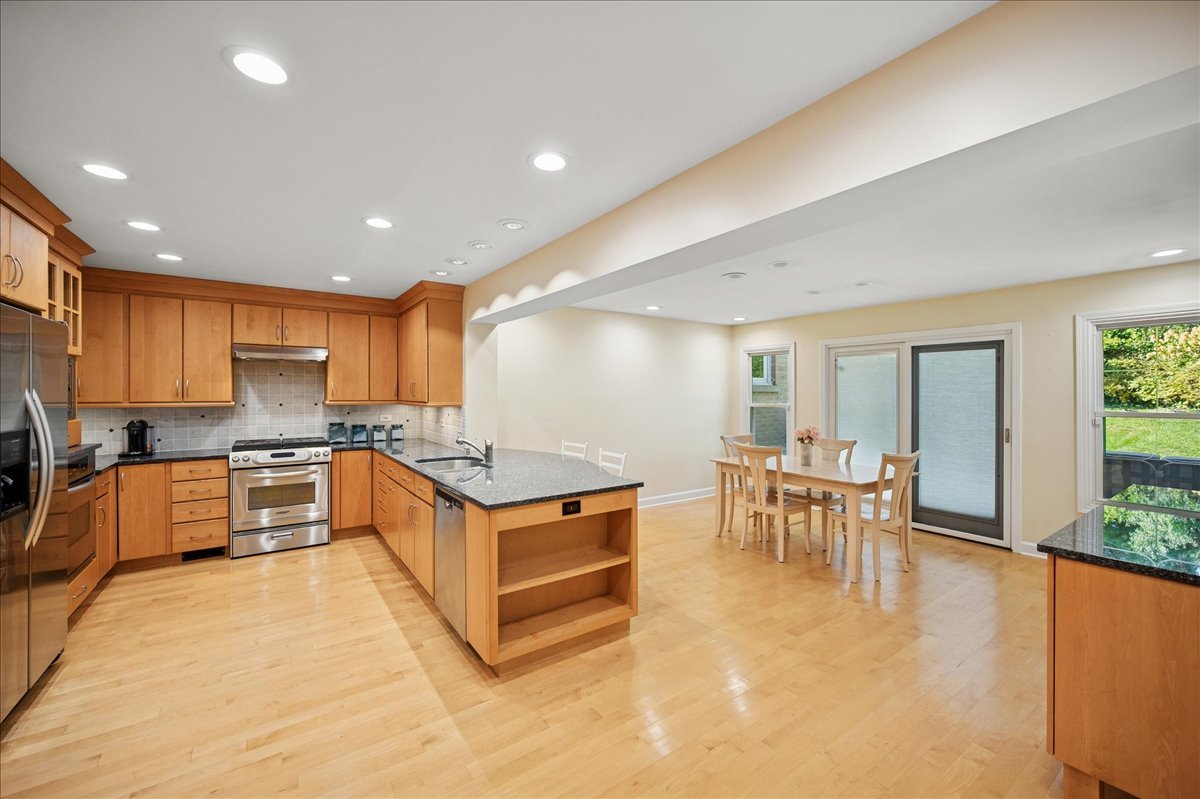 8936 Kilpatrick Avenue